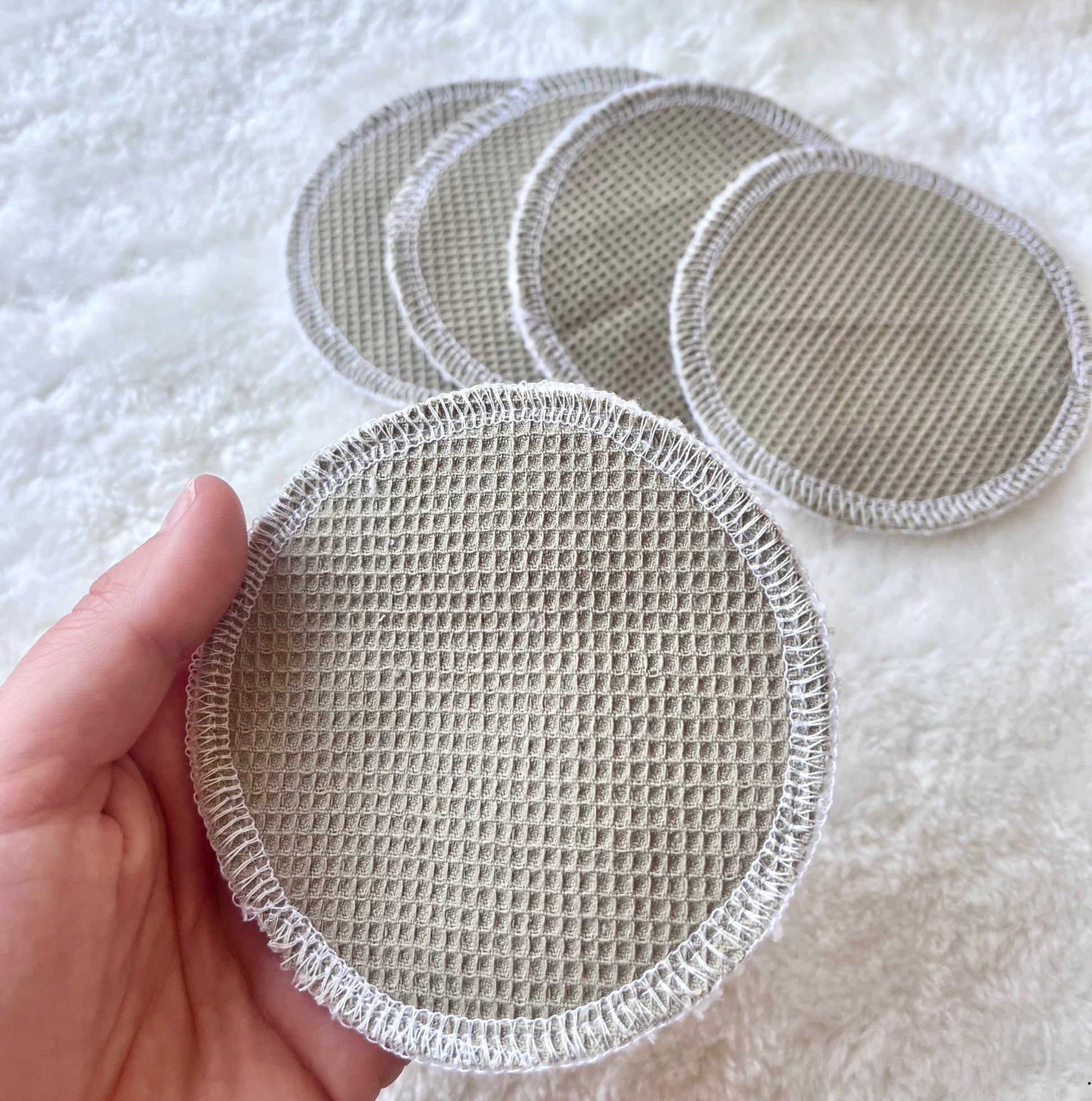 Pralne večkrat uporabne blazinice za čiščenje obraza – ročno izdelane v Sloveniji, trajnostna alternativa | KiliMina HandMade