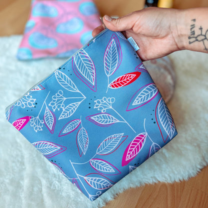 Nepremočljiva toaletka KiliMina za menstrualne hlačke in kozmetiko
