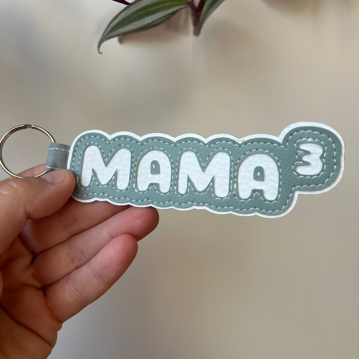 Personaliziran obesek za ključe MAMA mint