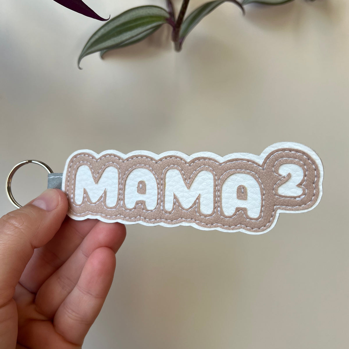 Personaliziran obesek za ključe MAMA puder roza