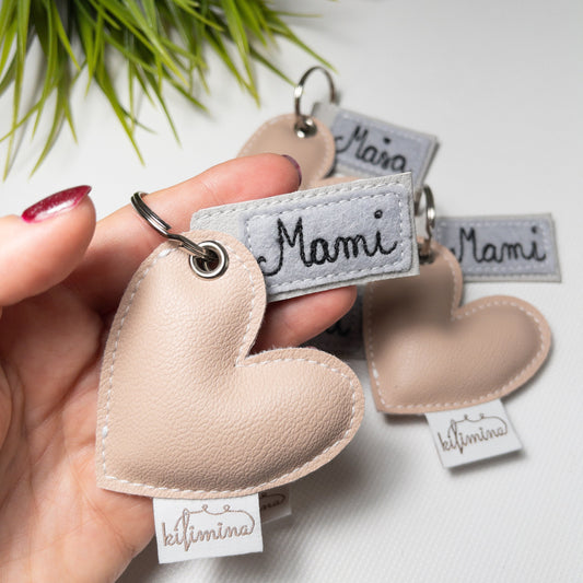 Personaliziran obesek za ključe v obliki srca – zahvalno darilo za učiteljico ali vzgojiteljico | KiliMina HandMade