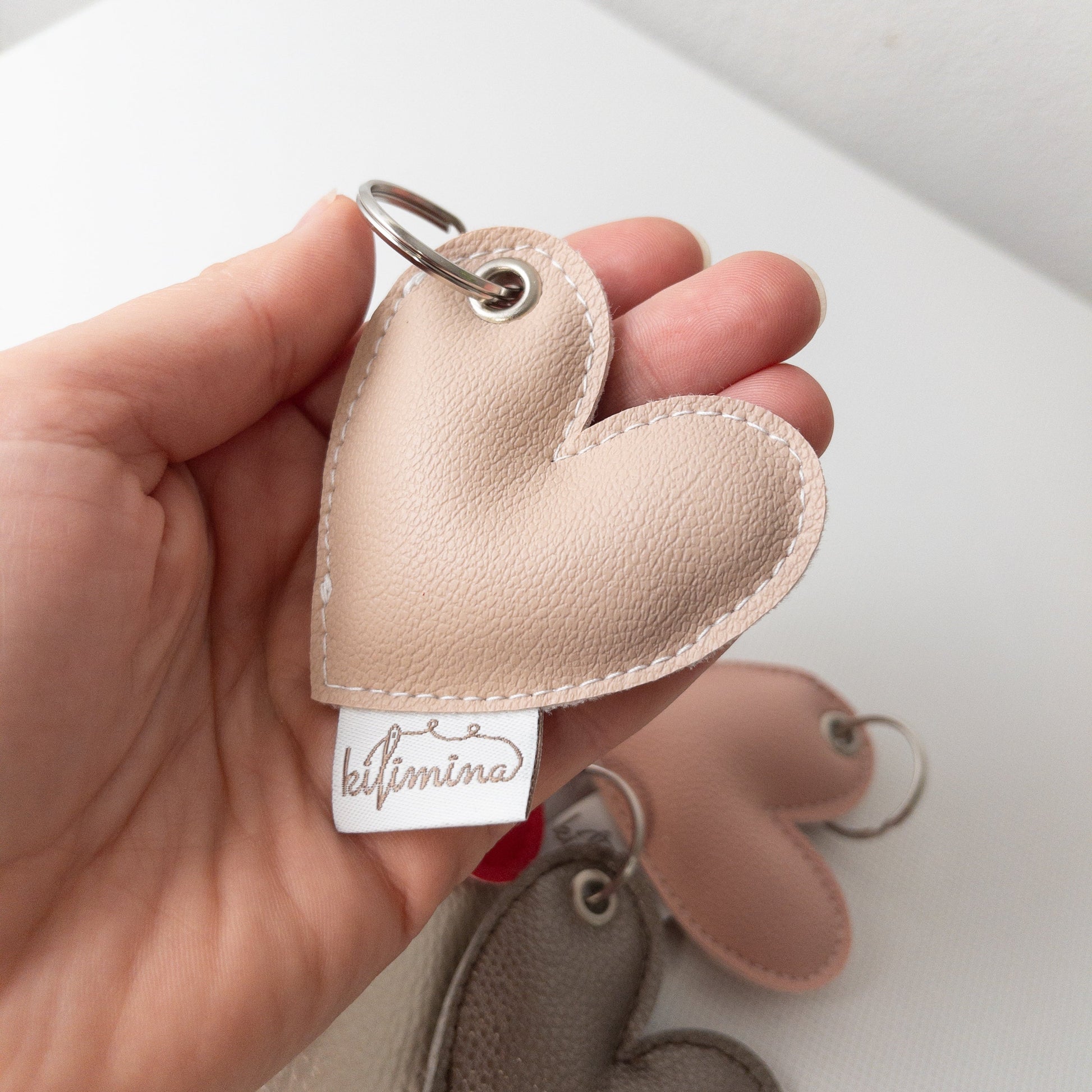 Personaliziran obesek za ključe v obliki srca – zahvalno darilo za učiteljico ali vzgojiteljico | KiliMina HandMade